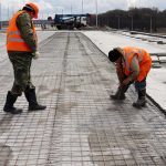 Разлив вынудил строителей Славянского моста в Брянске вывести технику из русла реки