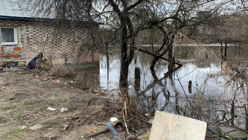 В Брянской области из-за паводка остаются затопленными 197 домовладений и пять дорог