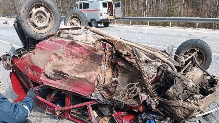 Скончался водитель, устроивший ДТП с двумя автомобилями на трассе в Брянском районе