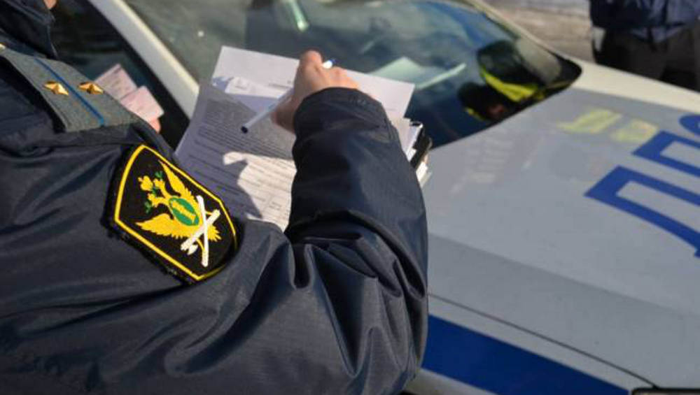 В Брянске в ходе рейда судебные приставы арестовали 21 автомобиль должников