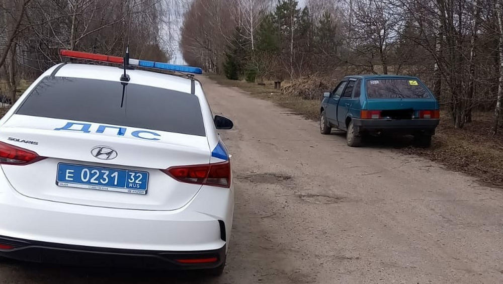 В Трубчевске пьяную автомобилистку без водительских прав арестовали на 10 суток