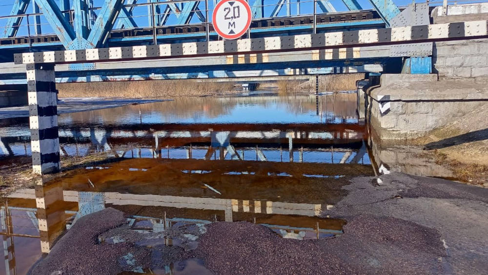 В Фокинском районе Брянска закрыли для проезда участок дороги под железнодорожным мостом