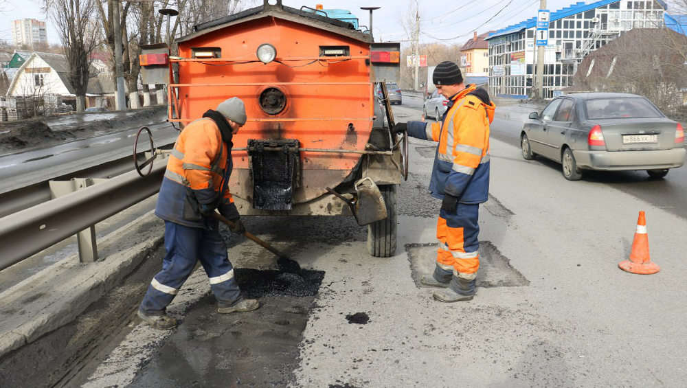 В Брянской области с 27 марта запустят асфальтные заводы и начнут полноценный ремонт дорог