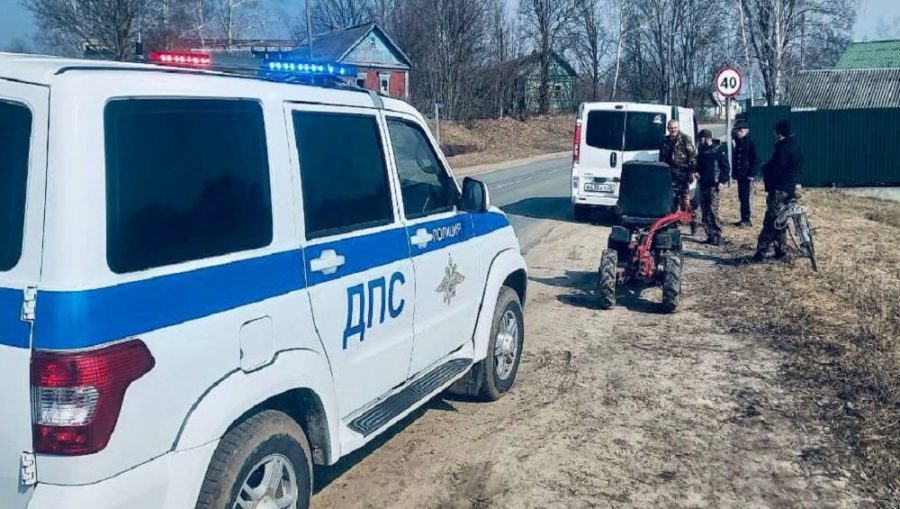 В Климове автоинспекторы задержали пьяного 60-летнего водителя самоходной машины