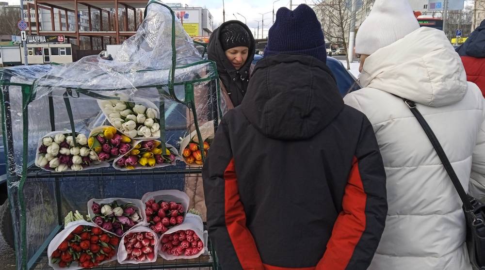 Накануне праздника 8 Марта жителям Брянска предложили глинищевско-голландские тюльпаны