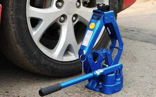 Как выбрать подкатной домкрат