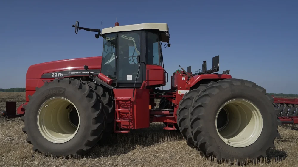 «Один в поле»: брянские фермеры отдали предпочтение мощным тракторам Ростсельмаш
