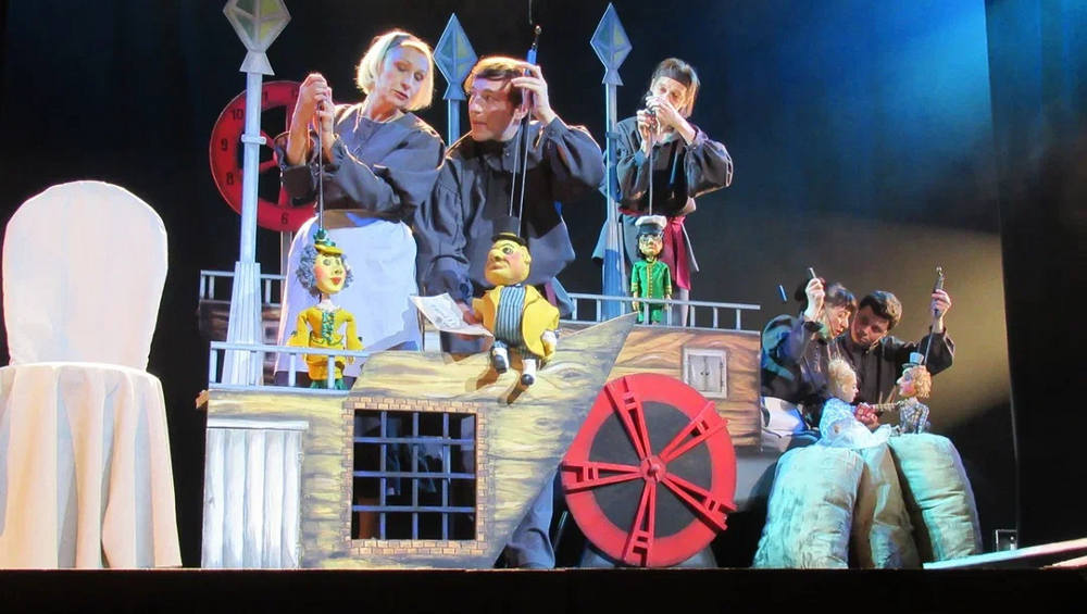 Брянский театр кукол представил зрителям новую постановку «Бесприданница»