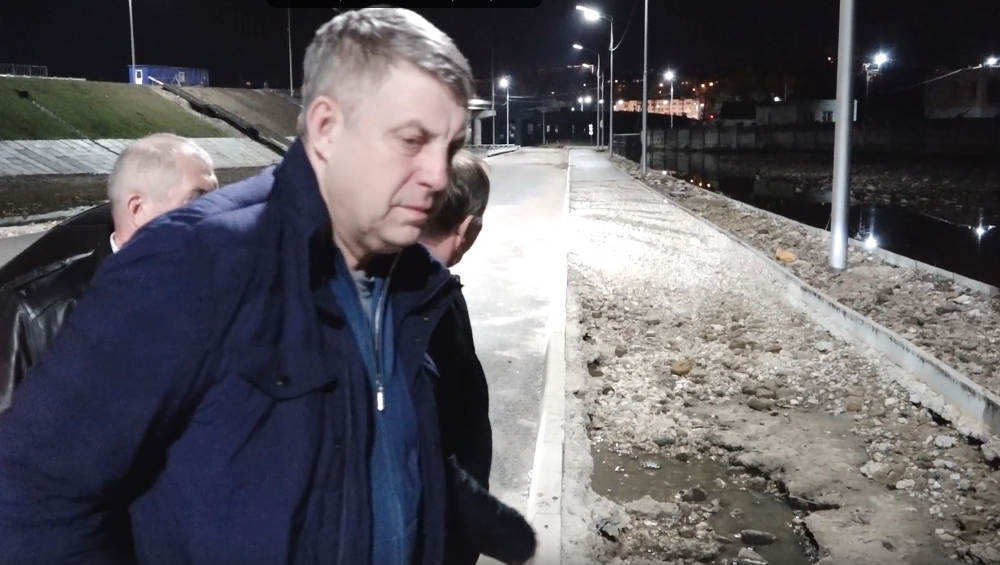 Губернатор Александр Богомаз совершил ночной объезд ремонтируемых дорог в Брянске