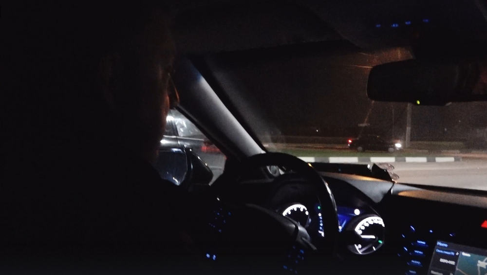 Александр Богомаз за рулем автомобиля совершил ночной объезд по дорогам Брянска