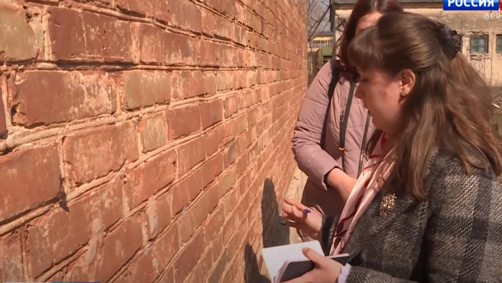В Брянске на территории бывшего концлагеря «Дулаг-142» специалисты исследовали надписи