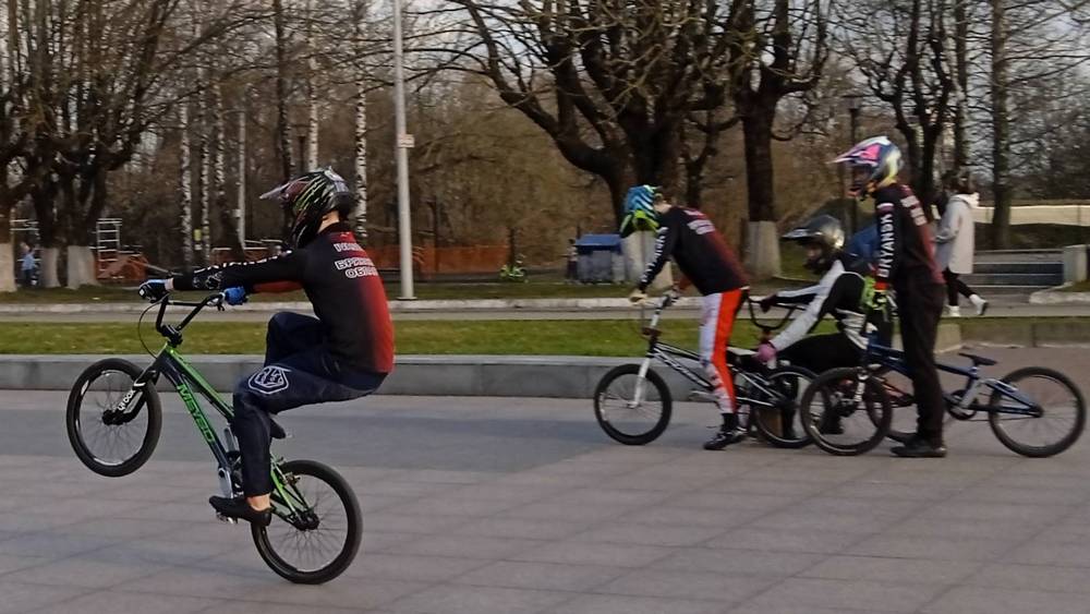 Юные брянцы освоили чудеса трюков на велосипедах
