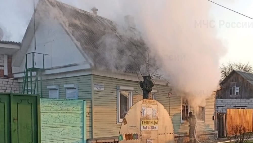 В Новозыбкове выяснят обстоятельства гибели двоих мужчин в сгоревшем доме