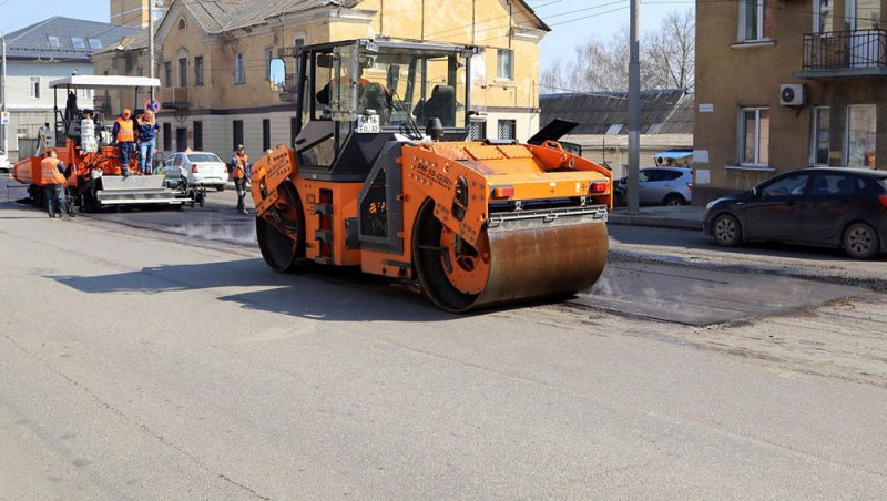 В Брянске методом «больших карт» начали ремонт дороги на улице Калинина