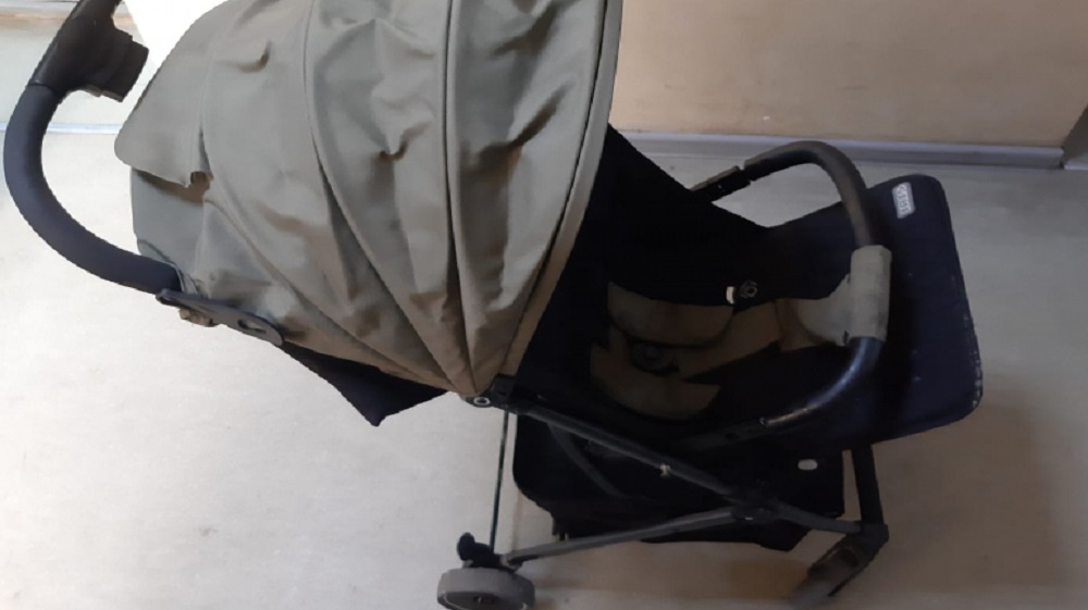 В Брянске за кражу детской коляски из подъезда задержали 47-летнюю женщину-дворника
