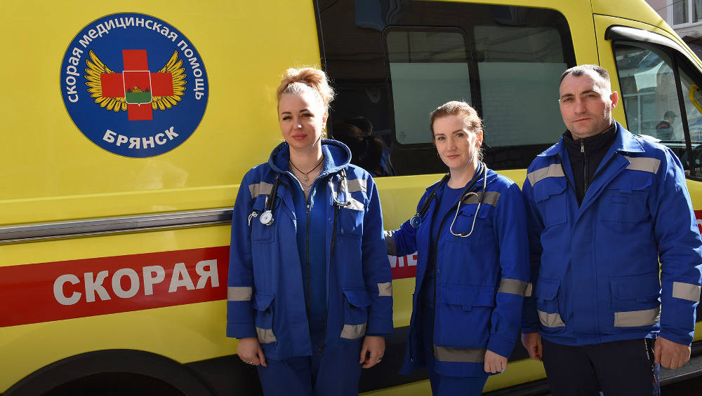 Брянский губернатор Богомаз поздравил с праздником работников скорой помощи