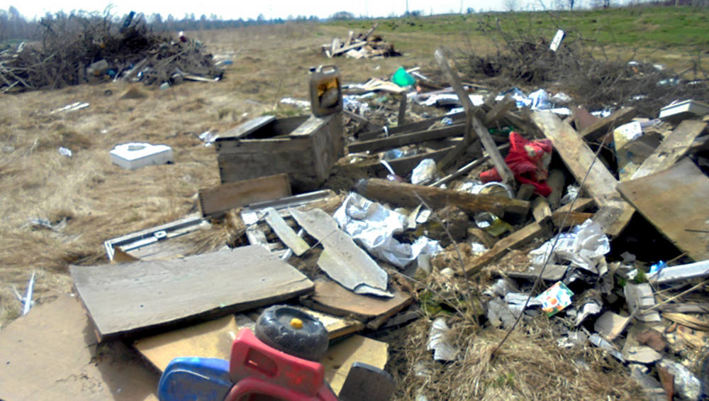 В Навлинском районе обнаружили три стихийных свалки отходов