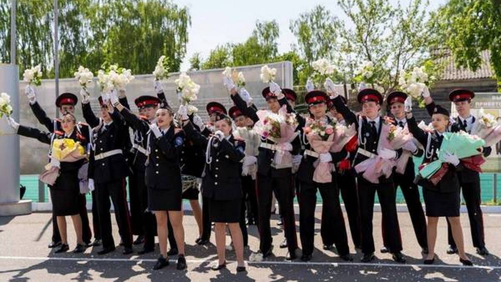 В Стародубском кадетском казачьем корпусе прозвенел последний звонок для выпускников