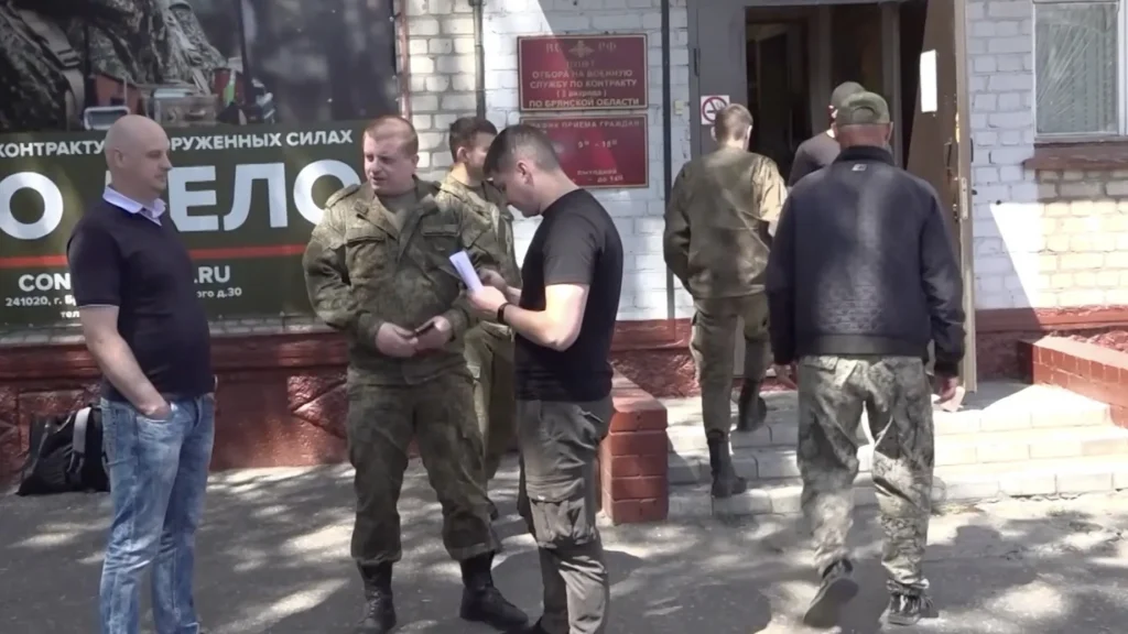 Добровольцы из Брянской области направились к месту несения воинской службы в зоне СВО