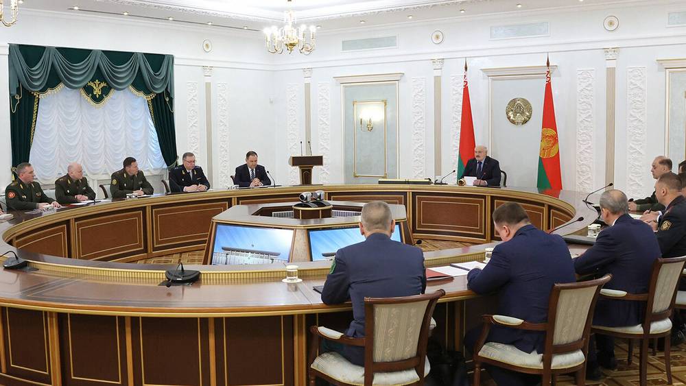 После диверсий в Брянской области президент Лукашенко провел секретное совещание