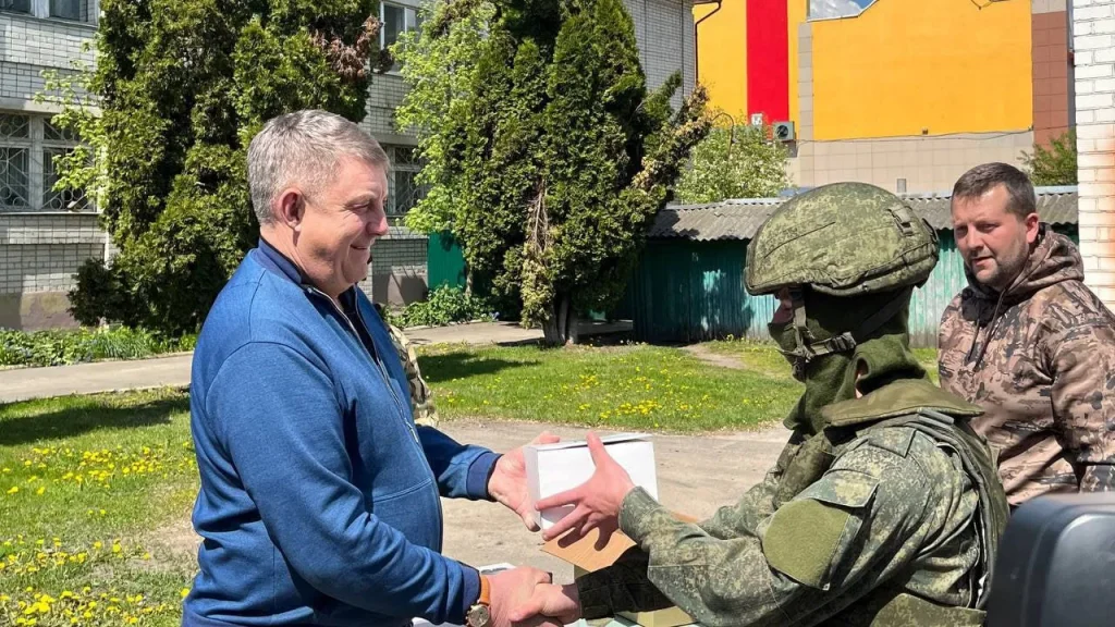 Брянский губернатор Богомаз передал военнослужащим приобретенные фондом спецсредства