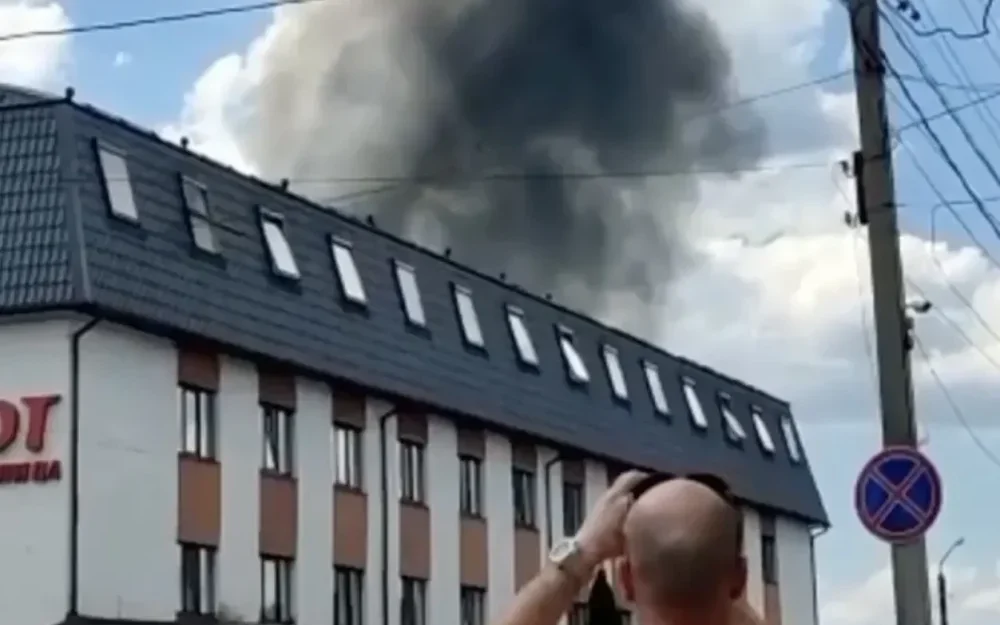 Очевидцы опубликовали видео падения вертолета возле города Клинцы Брянской области