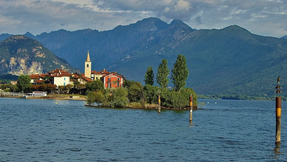 Женщина из Брянска погибла при крушении лодки на озере Маджоре в Италии
