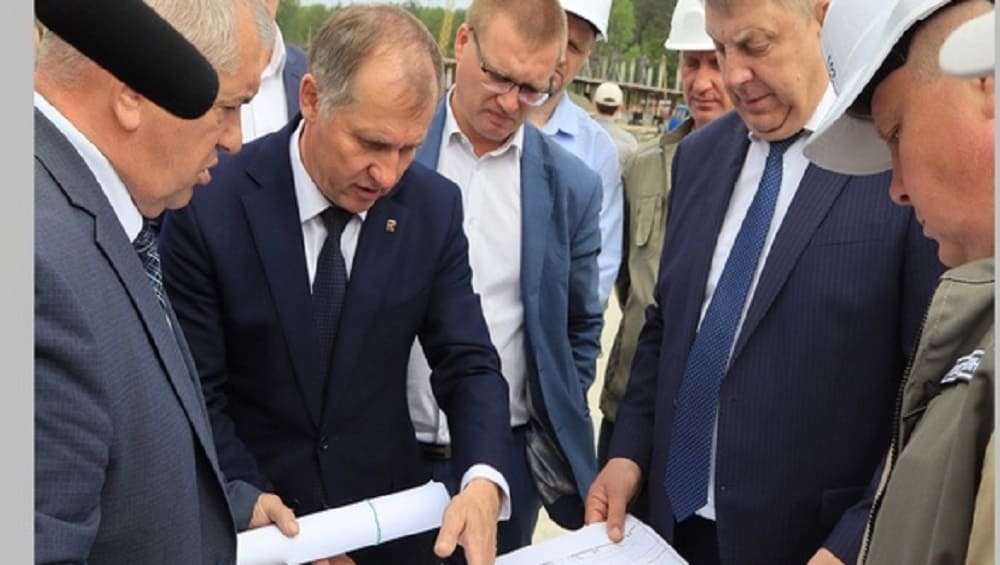 Брянский губернатор оценил строительство Славянского моста и дороги к военному госпиталю