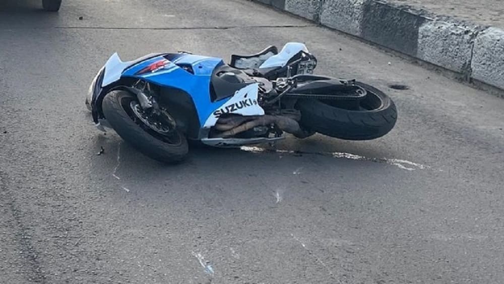 В Брянске на проспекте Московском вечером 18 мая разбился 37-летний мотоциклист