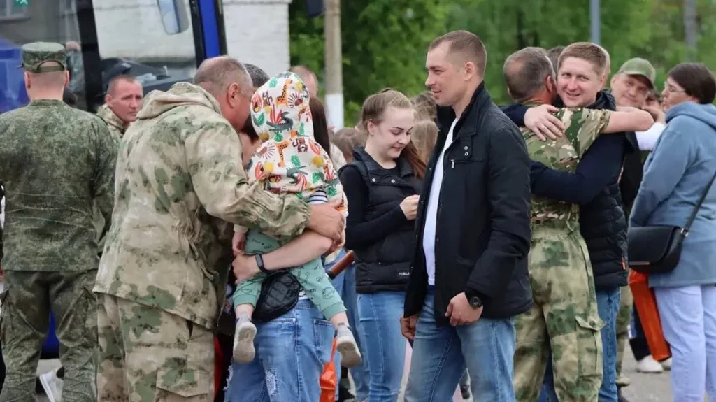 Группа контрактников из Брянской области отправилась к местам несения службы