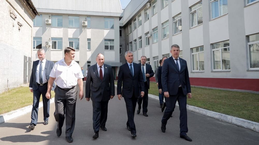 На федеральном канале рассказали о поездке председателя Госдумы в Брянскую область