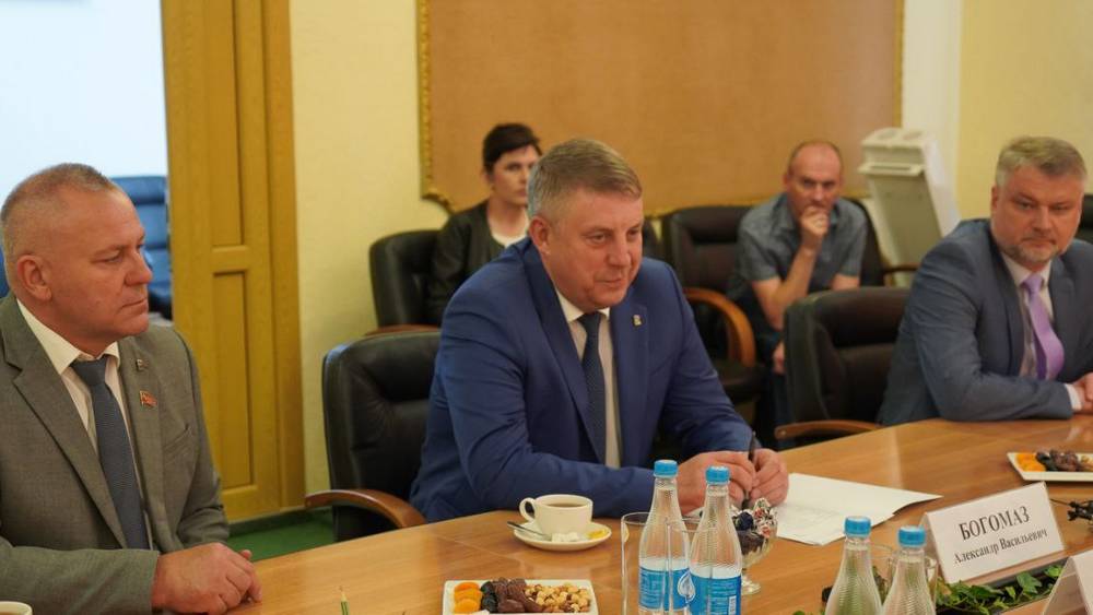 Брянский губернатор Богомаз встретился с участниками СВО и их родственниками