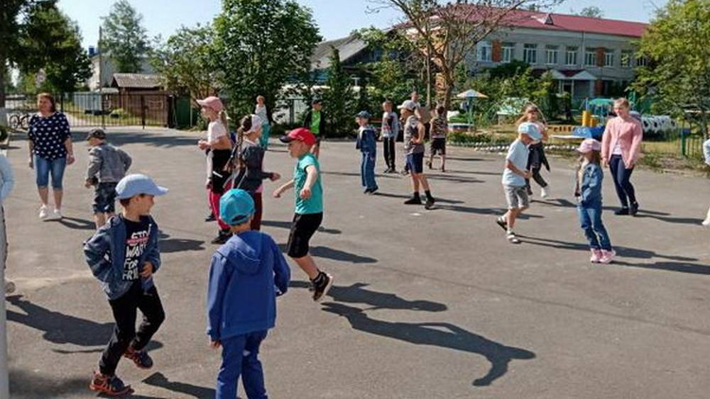 Летний школьный лагерь «Солнышко» открылся в поселке Пальцо Брянской области