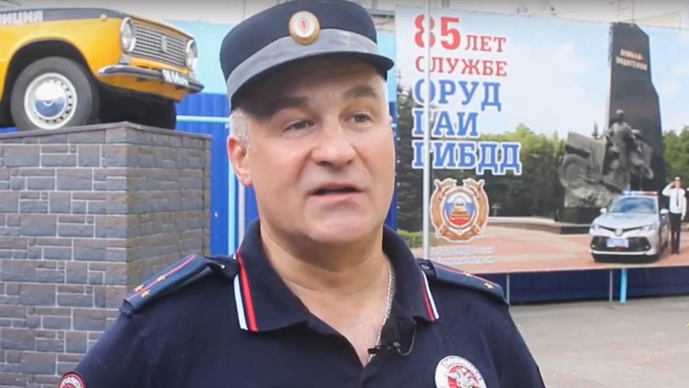 В Брянске сотрудники ДПС оперативно задержали 35-летнего мужчину, ранившего ножом знакомую
