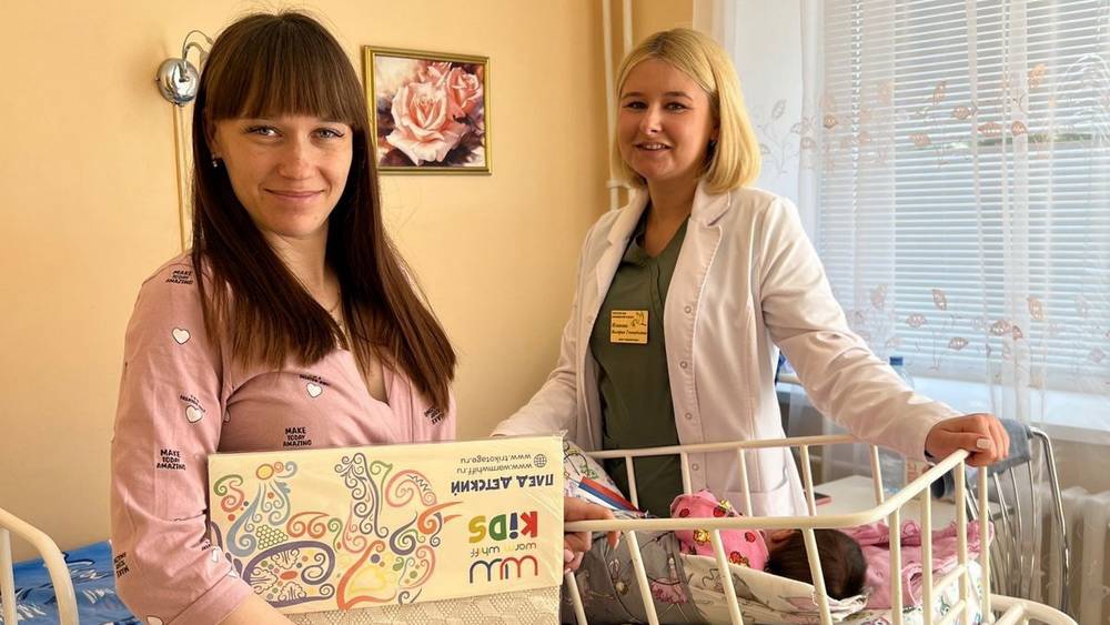 В Брянске поздравили матерей малышей, родившихся 12 июня − в День России