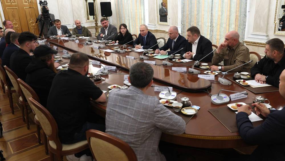 Самые важные высказывания президента Путина на встрече с военкорами