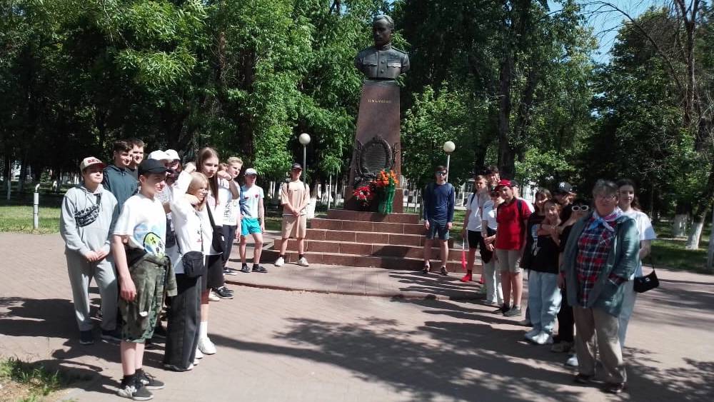 Пешеходные экскурсии открыли для школьников страницы истории Брянска