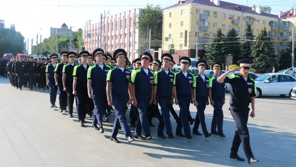 В Брянске прошел открытый инструктаж заступающих на службу нарядов полиции