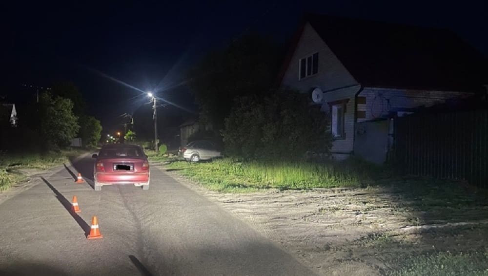 В Севске Брянской области водитель автомобиля Hyundai разбил голову 7-летней девочке