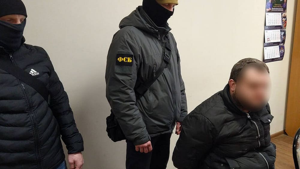 Экс-депутата облдумы Ашеко и брянского адвоката арестовали за участие в банде мошенников