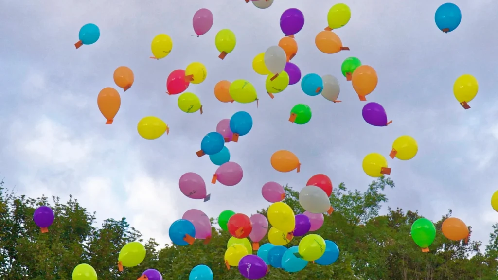 Росгвардия задержала россиянку с 50 воздушными шарами в парке