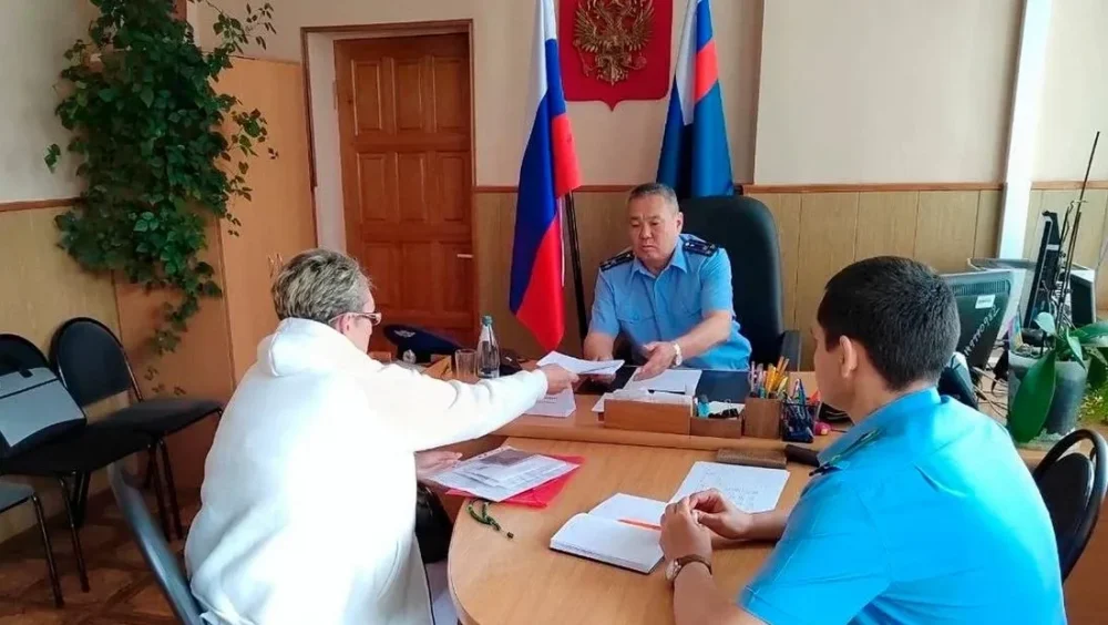 Жители Почепа пожаловались зампрокурора Брянской области на проблемы с лекарствами