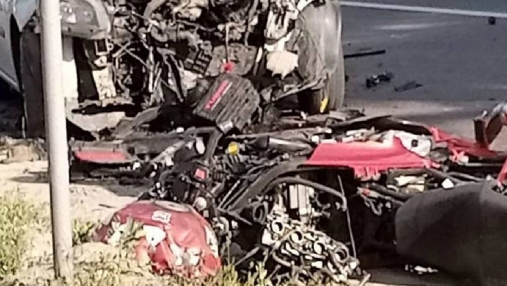 В райцентре Климово погиб врезавшийся при обгоне в автомобиль Renault молодой мотоциклист