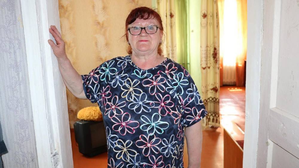 Оставшаяся без крова из-за обстрела ВСУ жительница брянского села получила новый дом