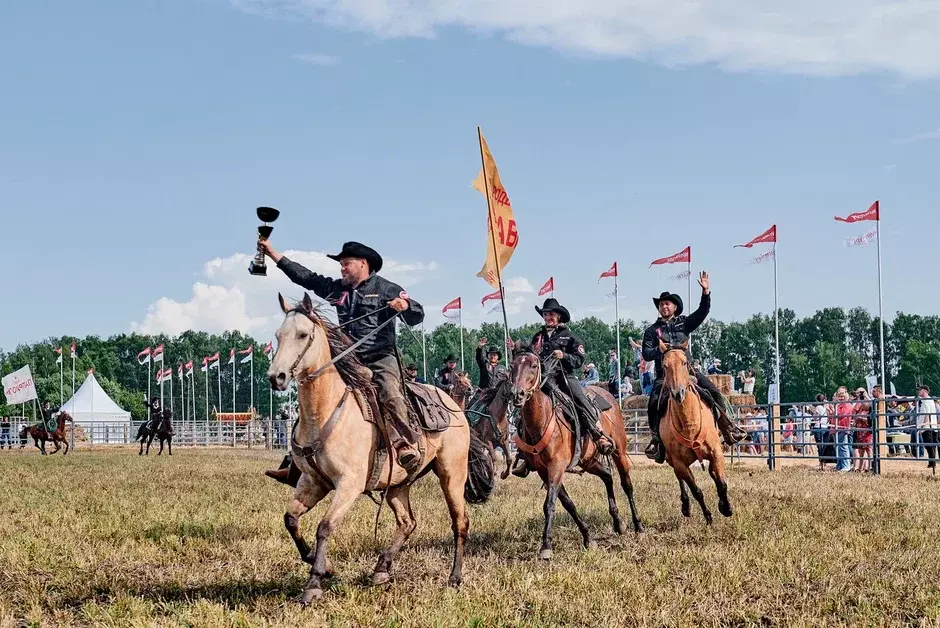 Брянские ковбои  «Мираторга» одержали победу  в « Русском Родео-2023» в Орле