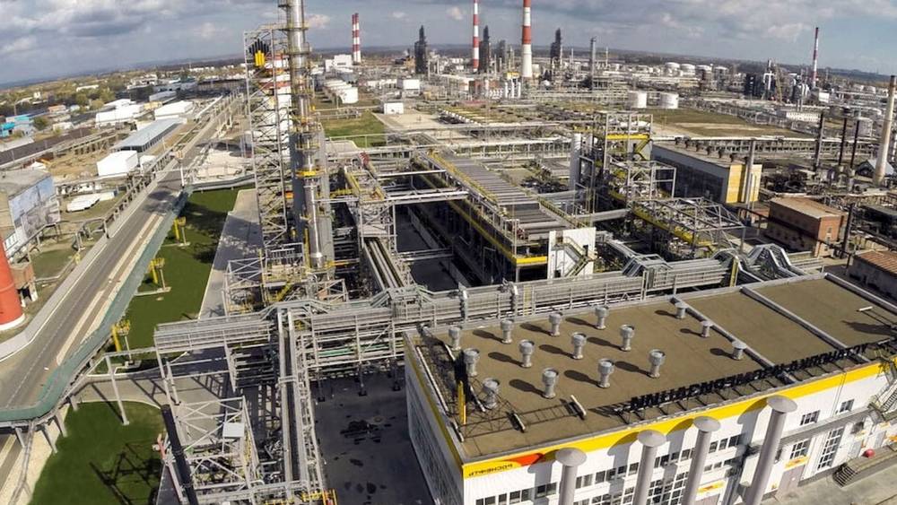 Депутат Хинштейн сообщил о взрыве на нефтеперерабатывающем заводе в Самаре