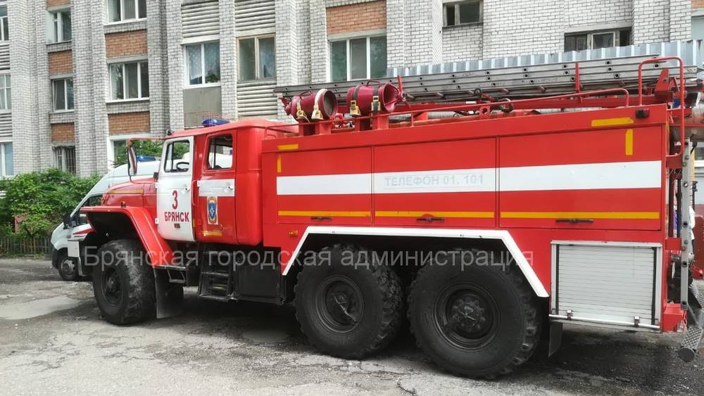 В Фокинском районе Брянска во время пожара женщина отравилась угарным газом
