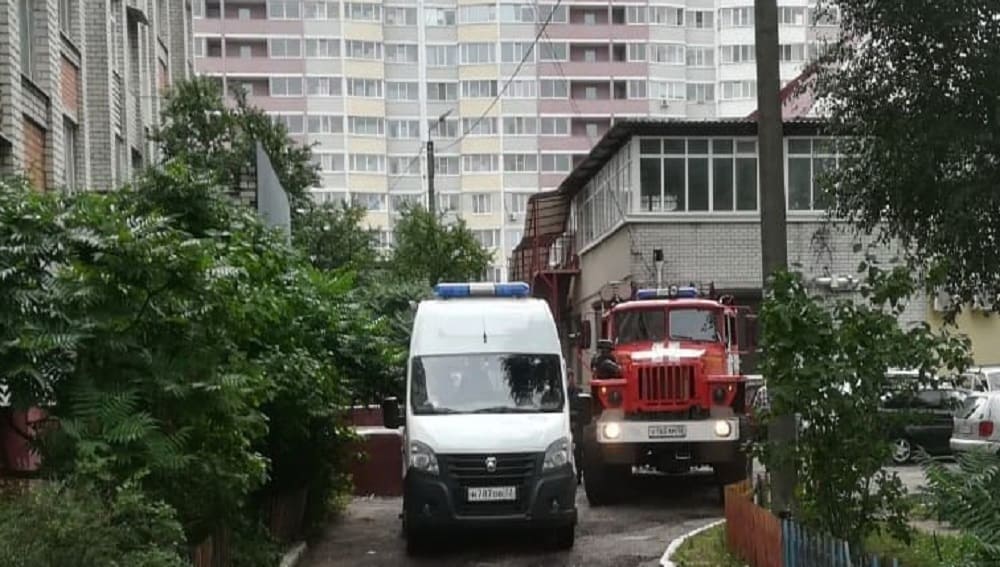 В Фокинском районе Брянска на проспекте Московском загорелась квартира в многоэтажке