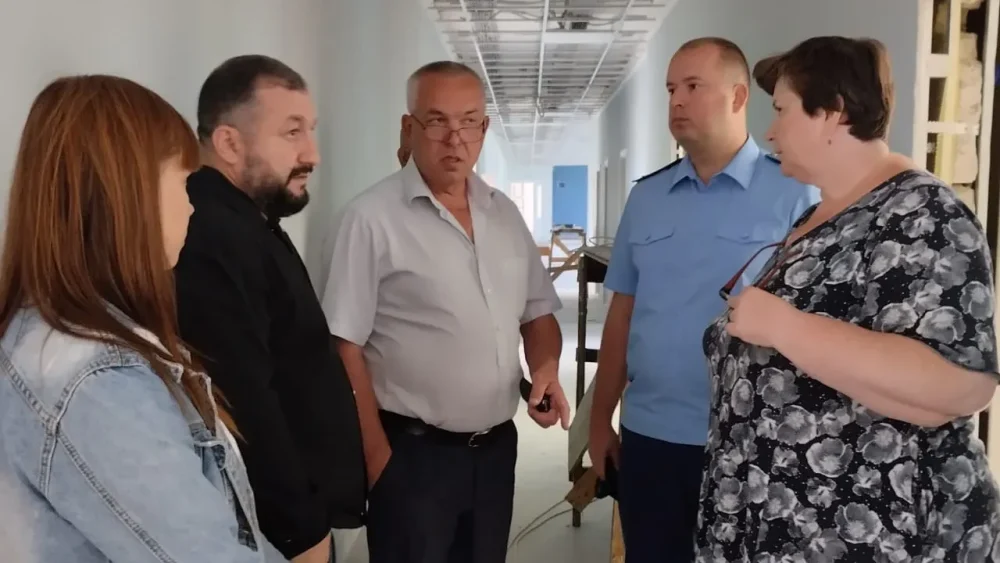 Брянский прокурор Ярослав Шепида пригрозил подрядчику за срыв сроков ремонта школы 