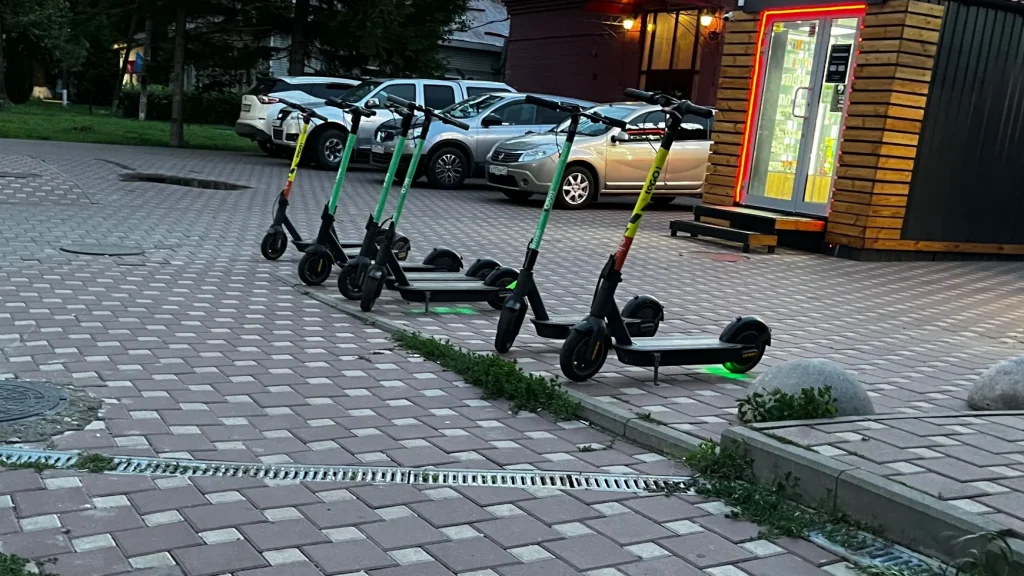 В Брянске приведут в порядок пункты проката и парковок электросамокатов